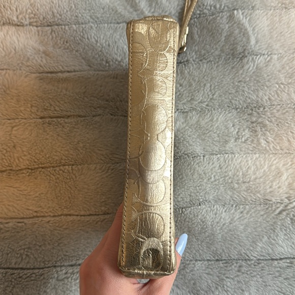 Coach Gold tones wristlet - Picture 6 of 14